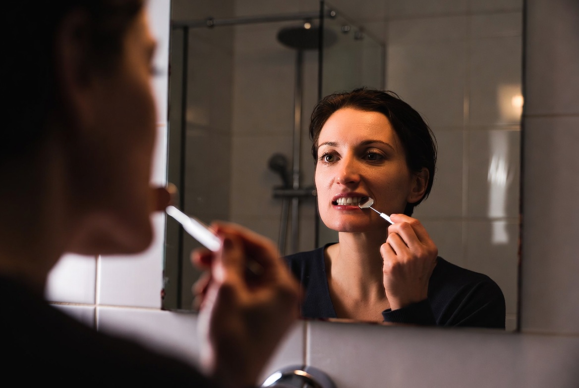 Orthodontic Relapse: Why Teeth Move After 10 Years and How to Fix Your Smile Again (2026 Expert Guide)